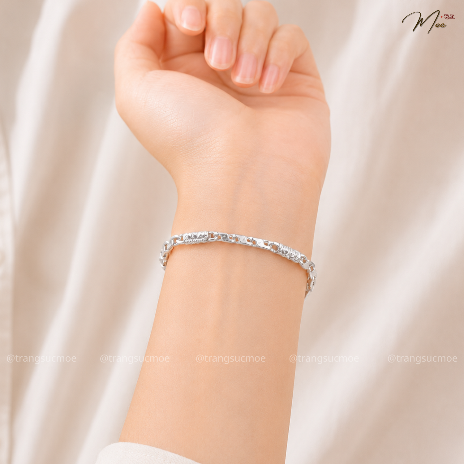 Men's Dragon Engraved Tube Bracelet