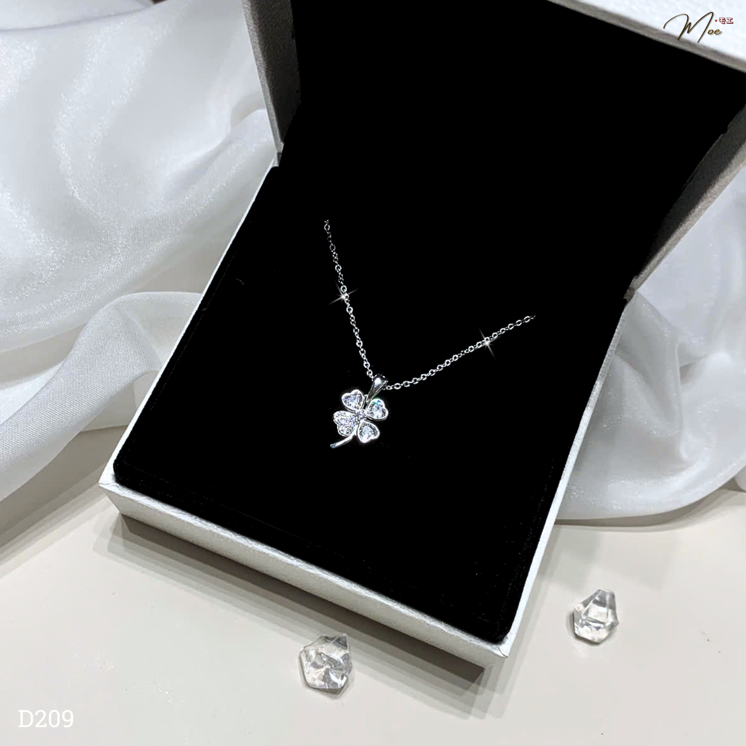 Lucky Four-Leaf Clover Crystal Silver Necklace