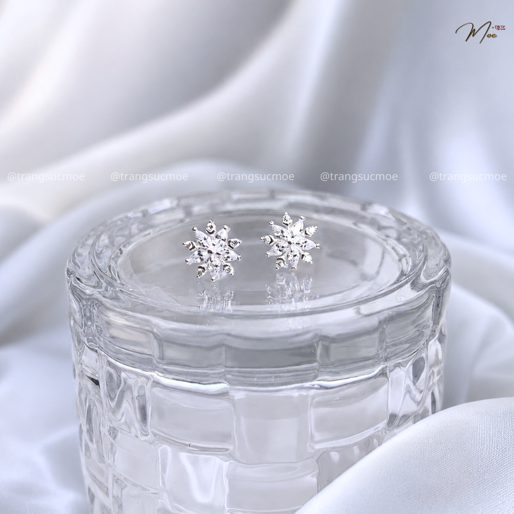 Crystal Snowflake Earrings – S925 Silver