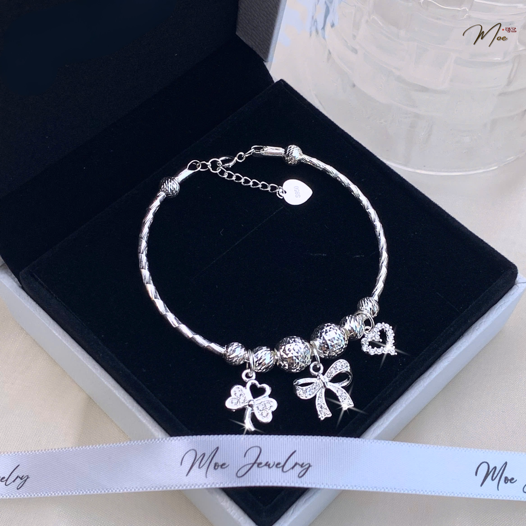 Lucky Four-Leaf Clover Bow Bangle Bracelet – S925 Silver