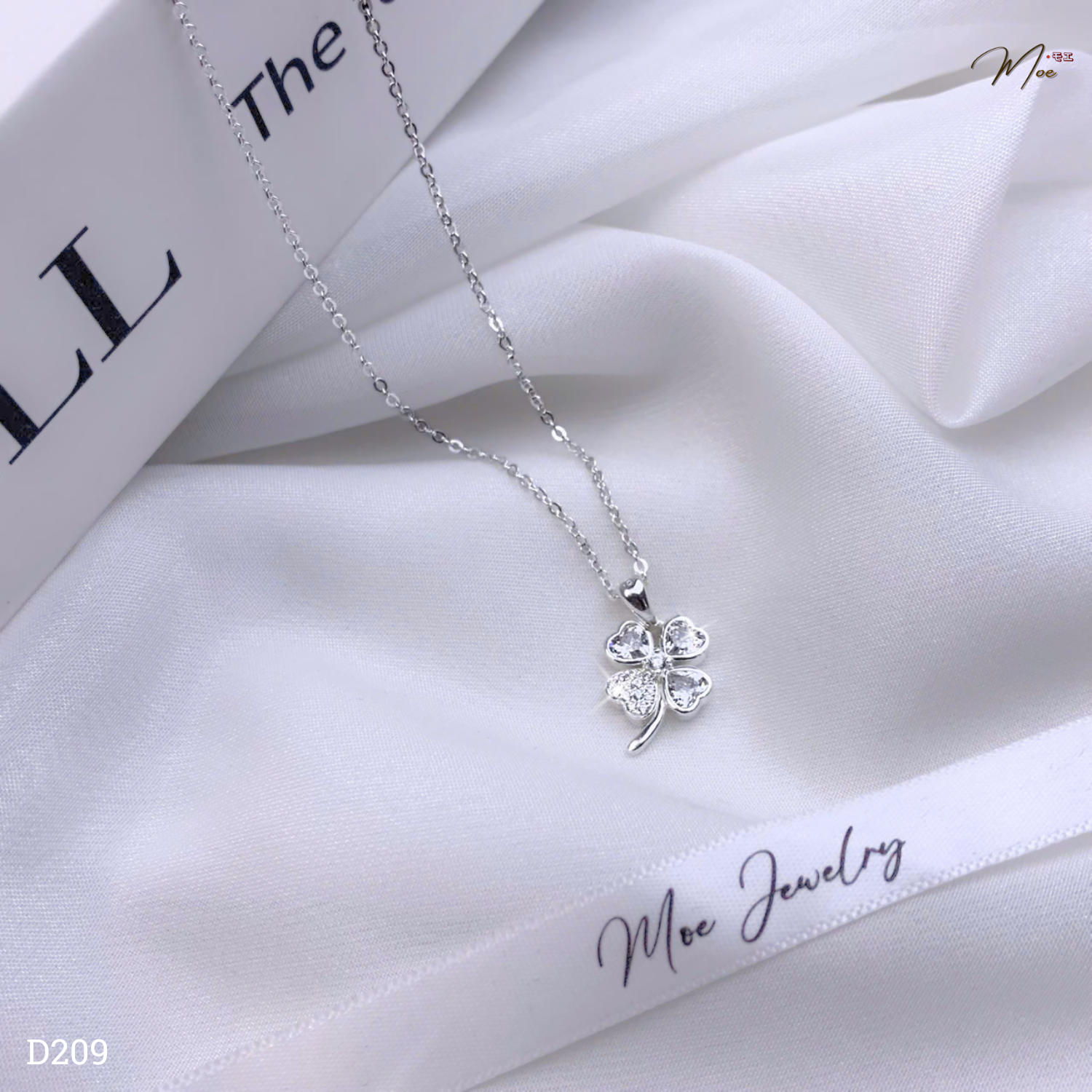 Lucky Four-Leaf Clover Crystal Silver Necklace