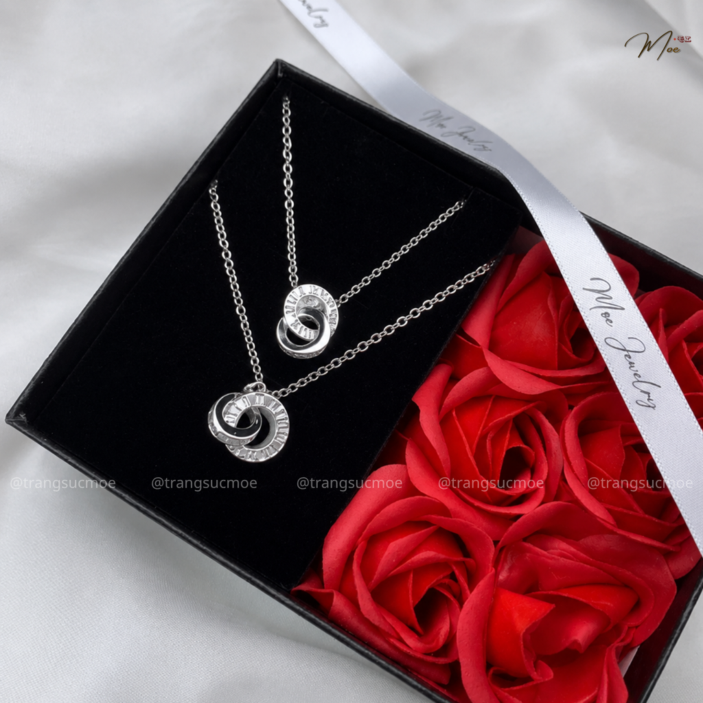 Roman Numeral Ring Pendant Couple Necklace