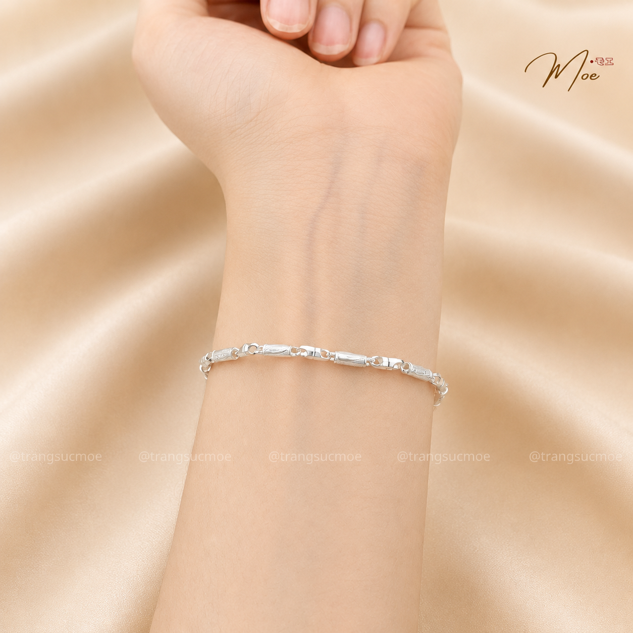Men's Swoosh Pattern Tube Bracelet