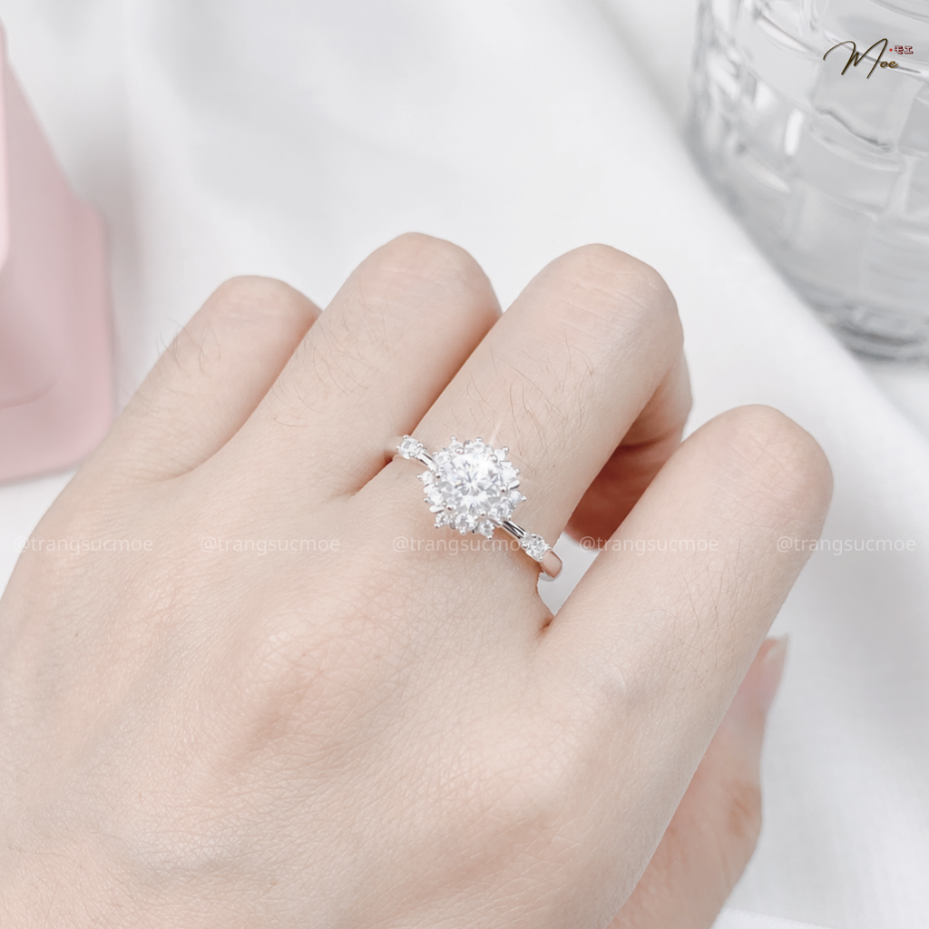 Crystal Snowflake Women's Ring – S925 Silver