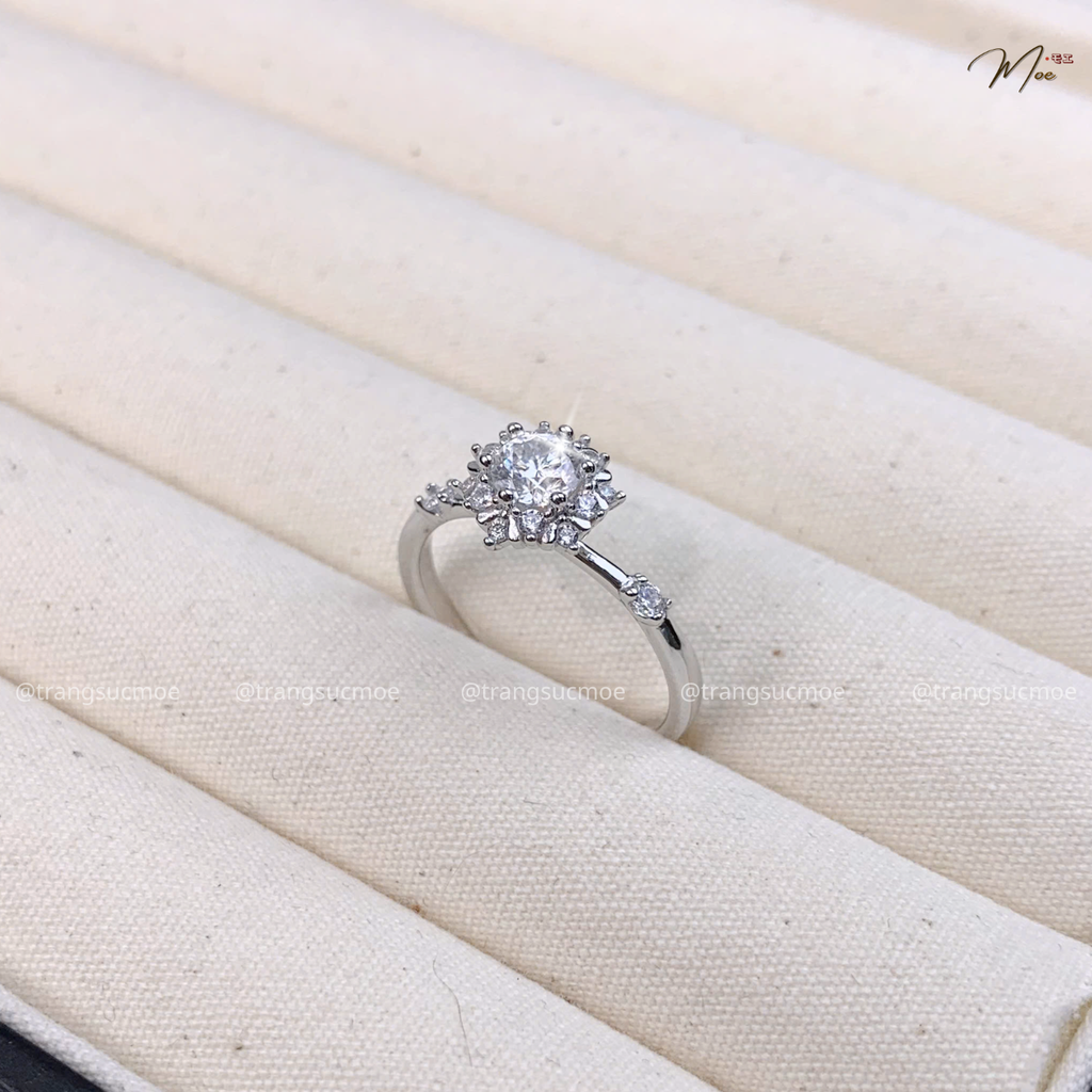 Crystal Snowflake Women's Ring – S925 Silver
