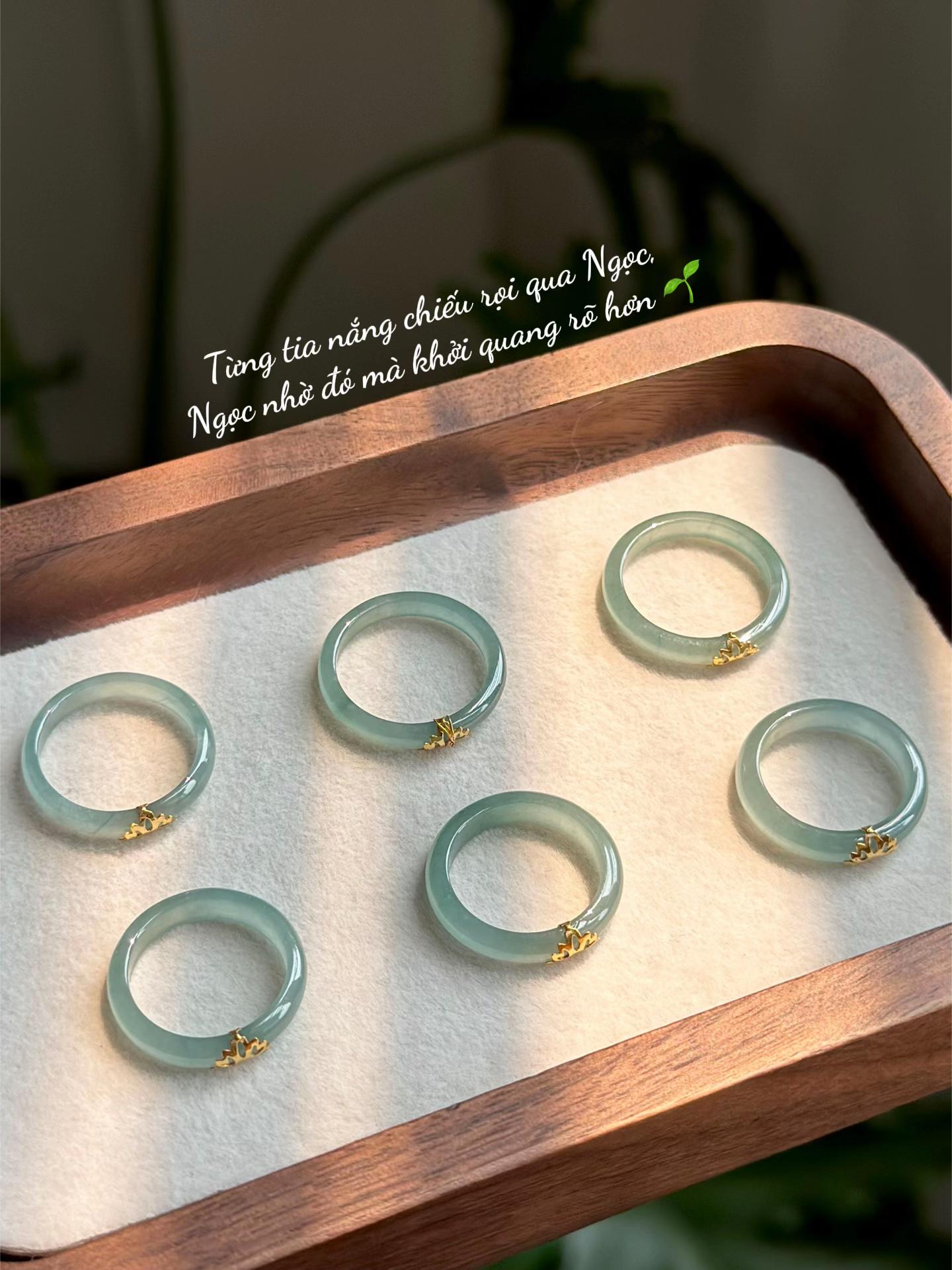 Natural Blue Jade Lotus Ring – 10K Gold
