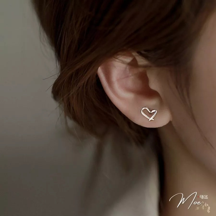 Dainty Heart Earrings – S925 Silver