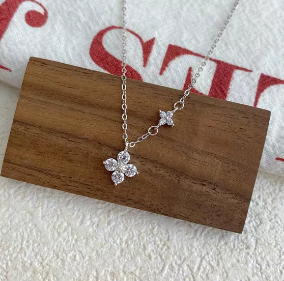 Minimalist Crystal Daisy Necklace – S925 Silver with CZ Crystal
